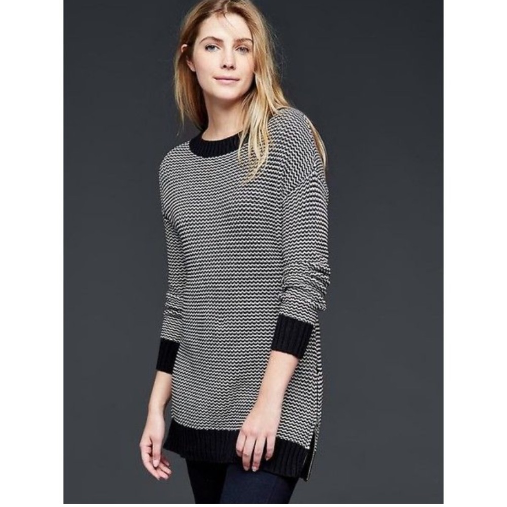 GAP Side Zip Tunic Sweater Off White in Black - Medium